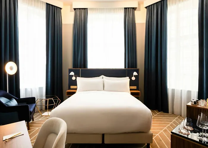 Sapphire House Antwerp, Autograph Collection