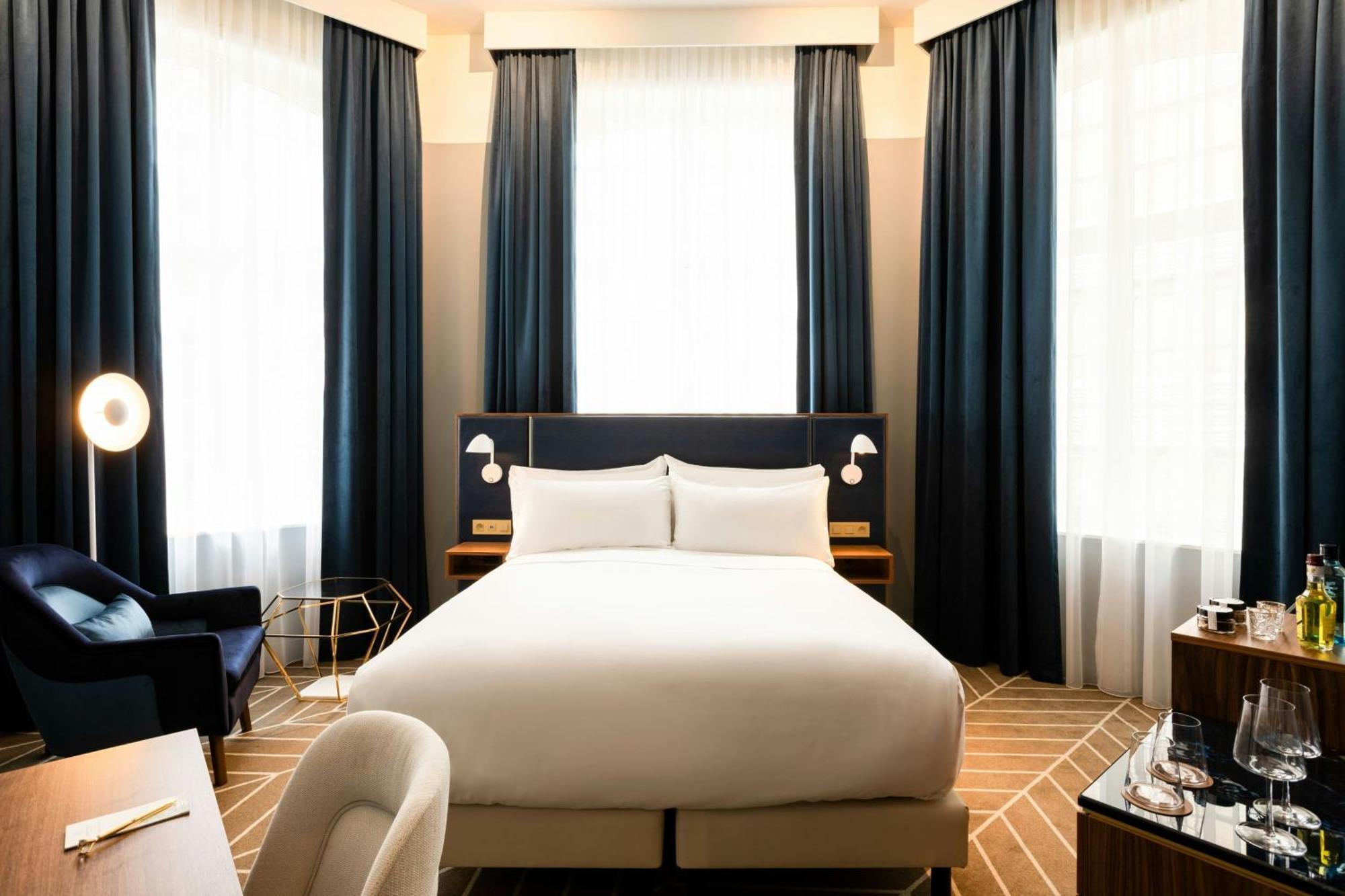 Sapphire House Antwerp, Autograph Collection Amberes