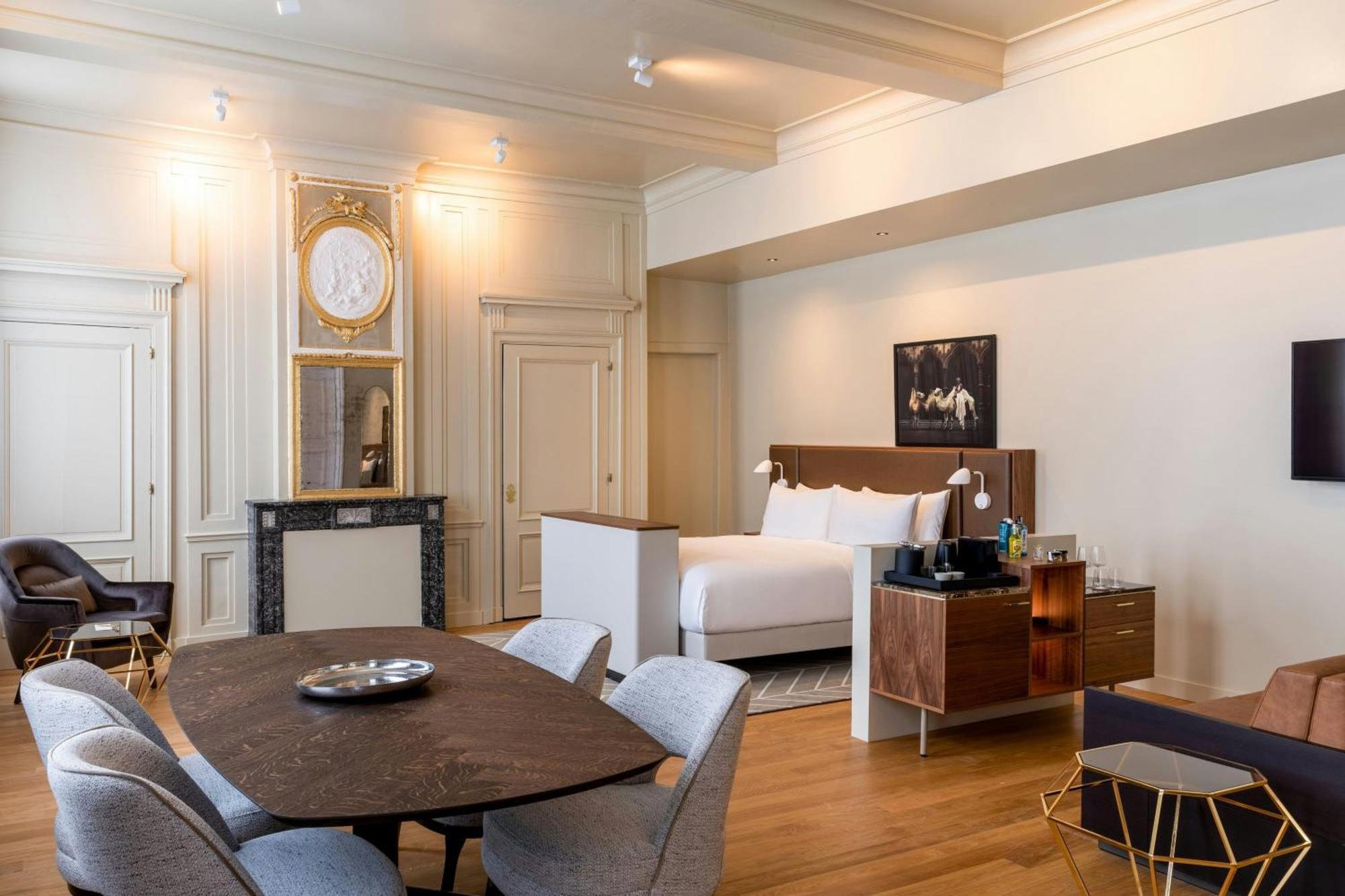 Sapphire House Antwerp, Autograph Collection Amberes